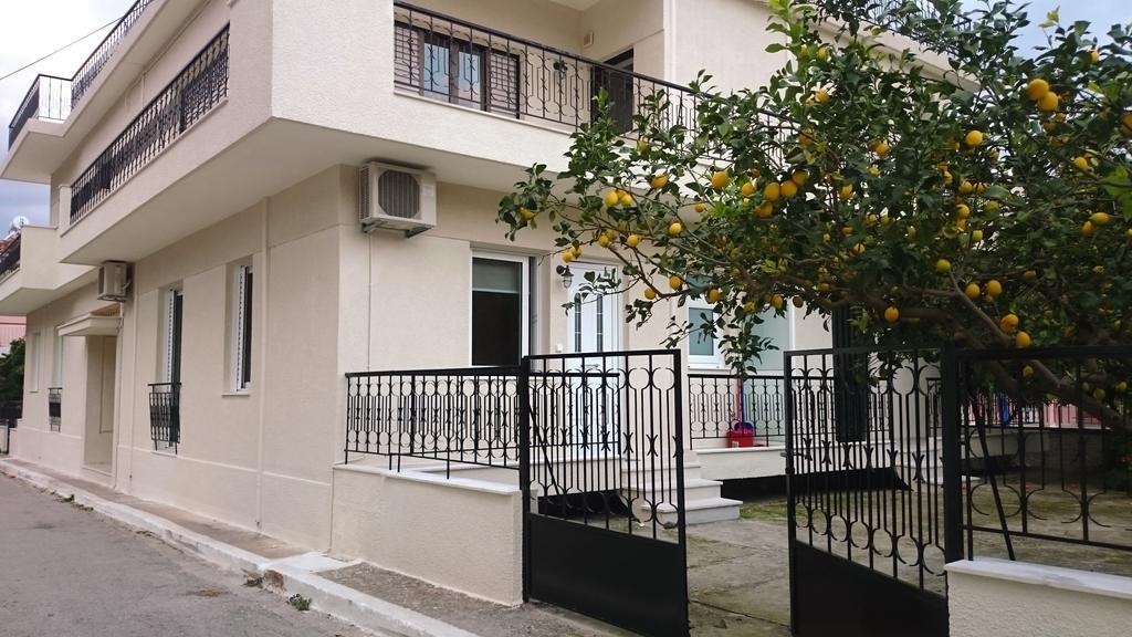 Eleni Apartment Сами Екстериор снимка